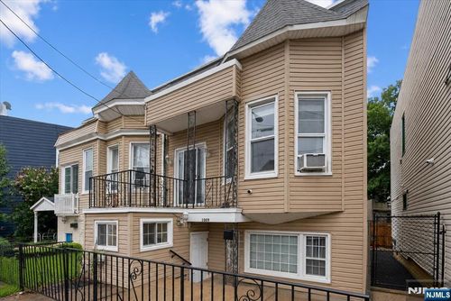 1009 Paterson Plank Road, North Bergen, NJ, 07047 | Card Image