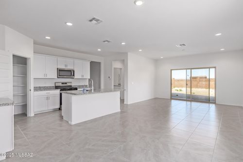 10430 W Guildford Ln, Marana, AZ, 85653-1373 | Card Image