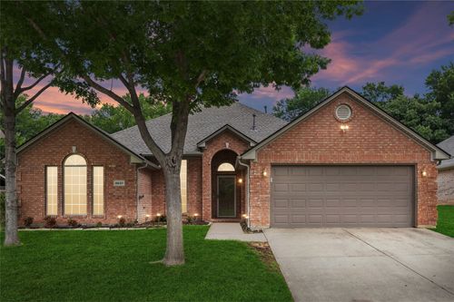 8637 Madison Dr, North Richland Hills, TX, 76182-3670 | Card Image