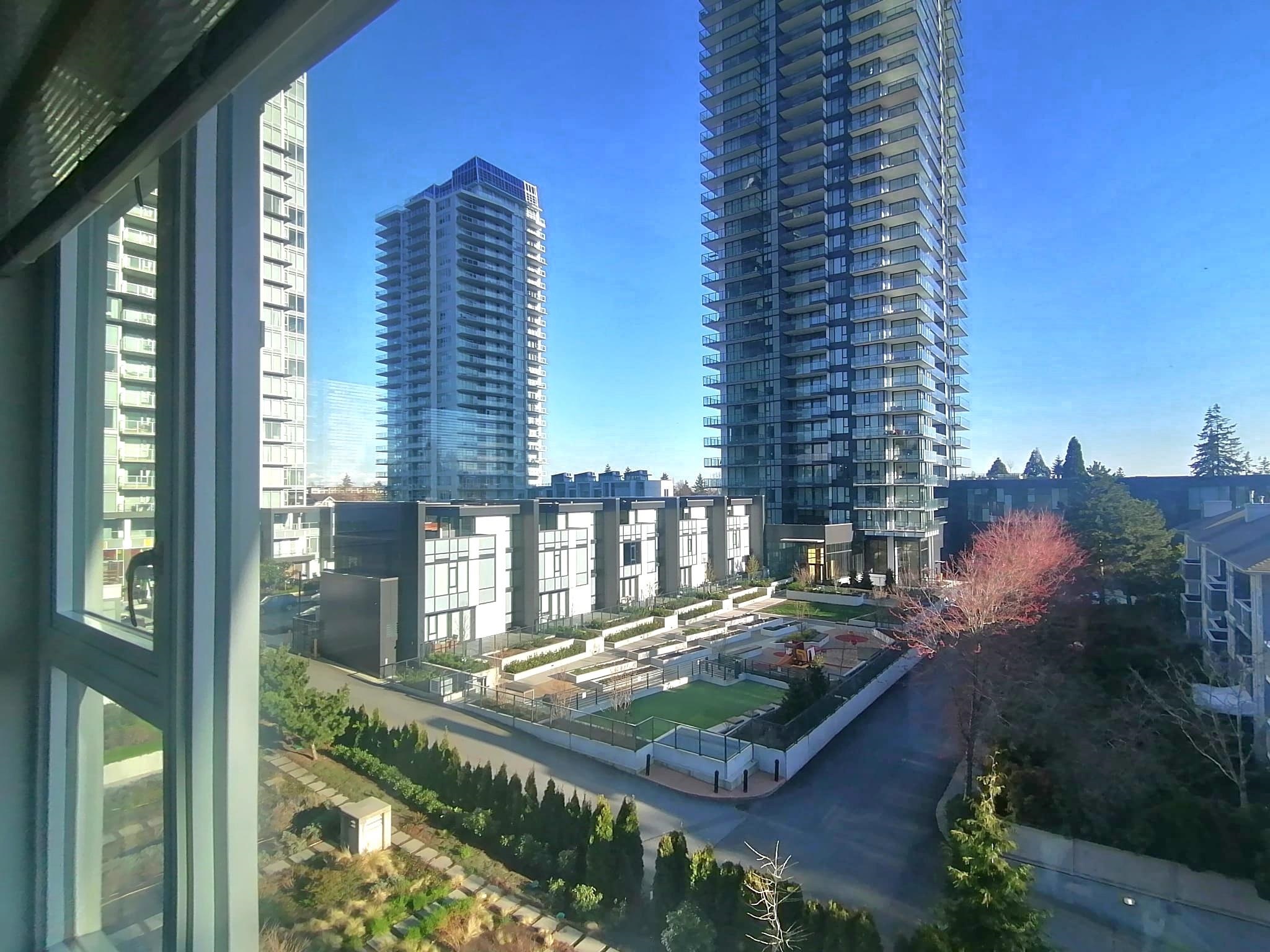 50x - 4900 Lennox Lane, Condo with 2 bedrooms, 0 bathrooms and 1 parking in Burnaby BC | Image 9