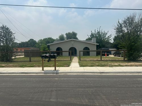 b-378 E Petaluma Blvd, San Antonio, TX, 78221-3351 | Card Image