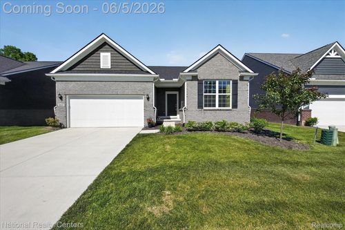 38681 Chasewood Court, Farmington Hills, MI, 48335 | Card Image