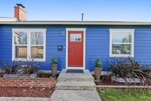 325 W Barnett Rd, Medford, OR, 97501-3603 | Card Image