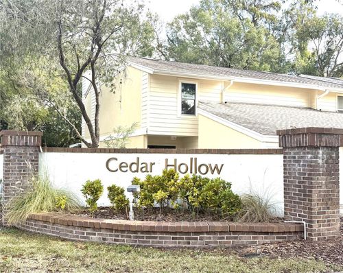 11241 Cedar Hollow Ln, TAMPA, FL, 33618-8703 | Card Image