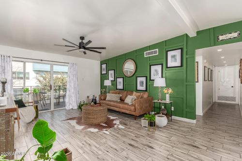 204-4615 N 22nd St, Phoenix, AZ, 85016-4642 | Card Image