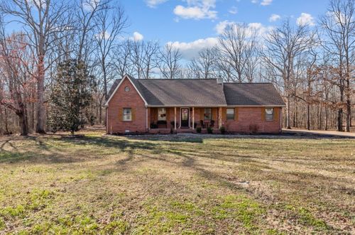 818 Oakland Dr, New Johnsonville, TN, 37134-9648 | Card Image