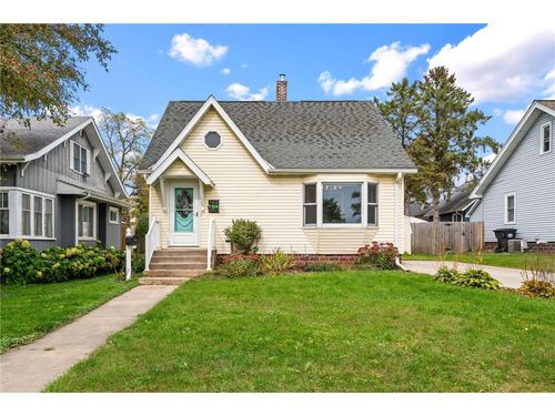 143 Maple St E, AMERY, WI, 54001-1122 | Card Image