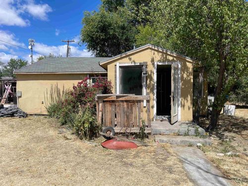 307 S 1st St, Parma, ID, 83660-6018 | Card Image