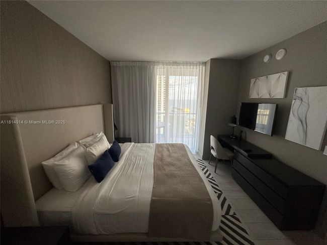R1707 - 4010 S Ocean Dr, Condo with 2 bedrooms, 2 bathrooms and null parking in Hollywood FL | Image 7