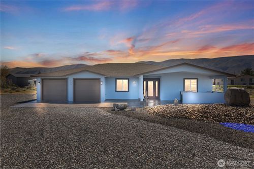 713 Sunset Blvd Sw, Mattawa, WA, 99349-1917 | Card Image