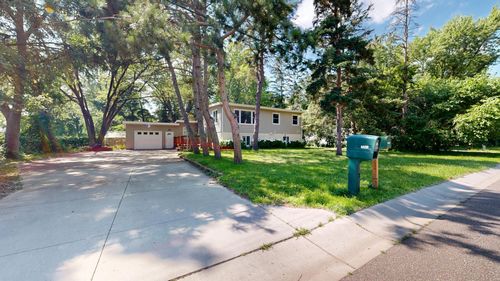 3003 Greenbrier St, Little Canada, MN, 55117-1211 | Card Image