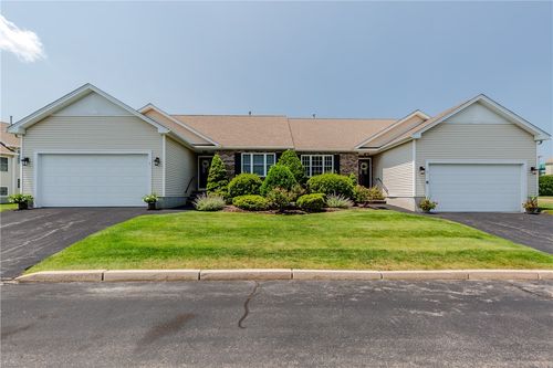 3 Sweet Corn Dr, Cranston, RI, 02921-2021 | Card Image