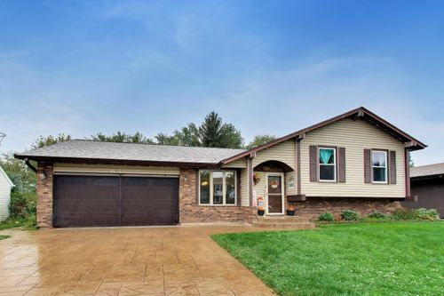 63 Lockman Cir, Elgin, IL, 60123-1249 | Card Image