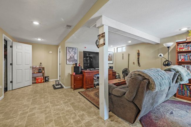 Finished Basement | Image 32