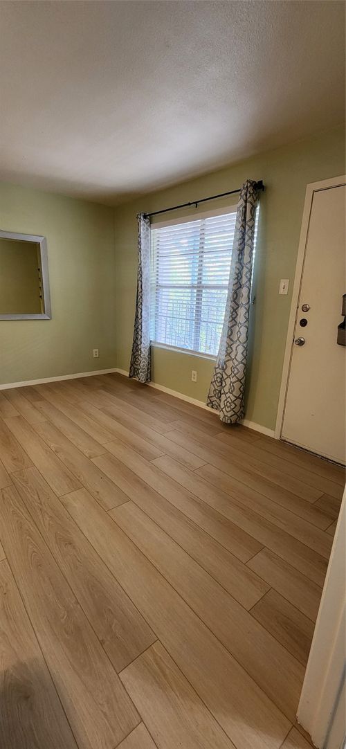 apt-205-710 E Dean Keeton St, Austin, TX, 78705-3220 | Card Image