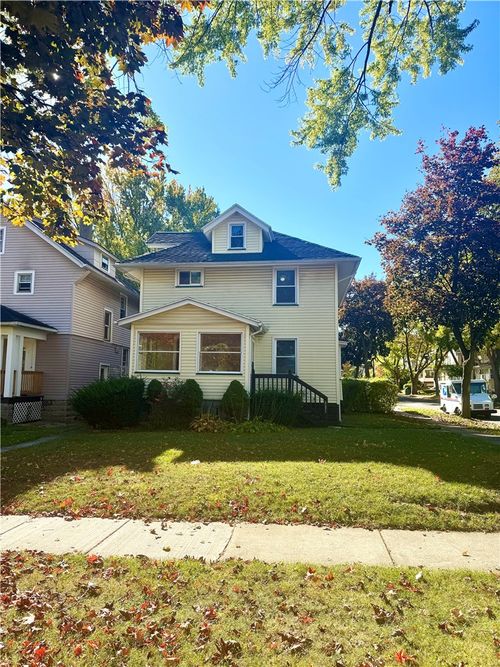 451 Lakeview Park, Rochester, NY, 14613-1605 | Card Image