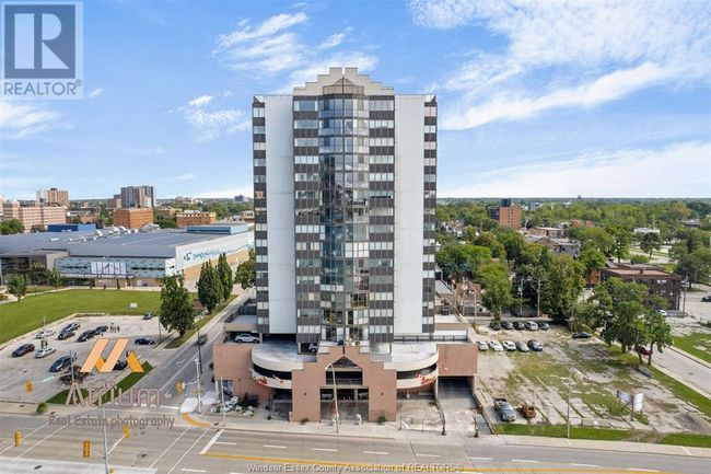 1701 - 515 Riverside Dr W, Condo with 2 bedrooms, 3 bathrooms and null parking in Windsor ON | Image 30