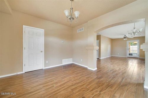 4053 Tierra Bronce Dr, El Paso, TX, 79938-5327 | Card Image