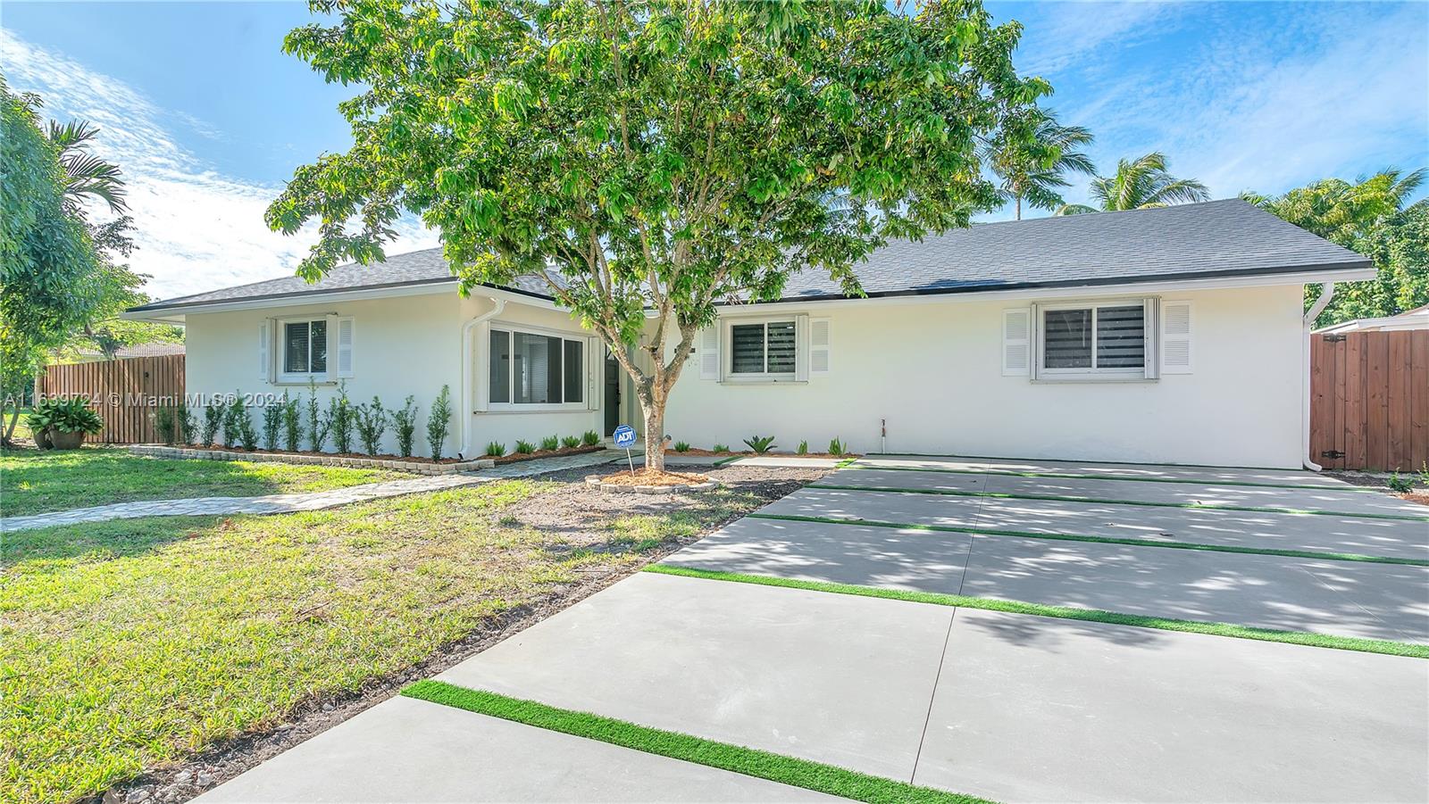 90th Ave, Palmetto Bay, FL 33157