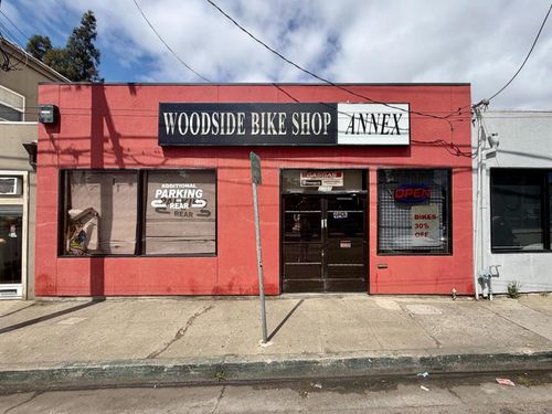 2751 El Camino Real, Redwood City, CA, 94061-3910 | Card Image