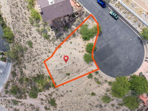 18 Goodwin Dr, El Paso, TX, 79902-2221 | Card Image