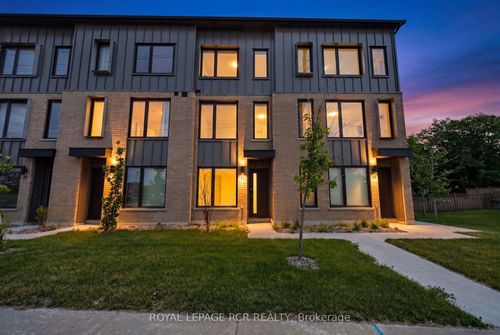 31 Rainwater Lane, Barrie, ON, L4N | Card Image