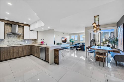 apt-1003-19900 E Country Club Dr, Aventura, FL, 33180-3333 | Card Image