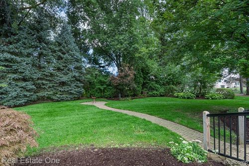 46974 Kramer Dr, Shelby Township, MI, 48315-5146 | Card Image
