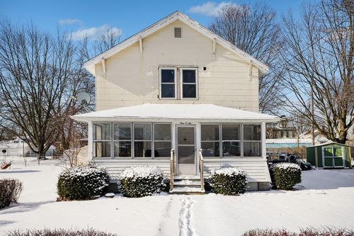 106 S Lincoln St, White Pigeon, MI, 49099-9715 | Card Image