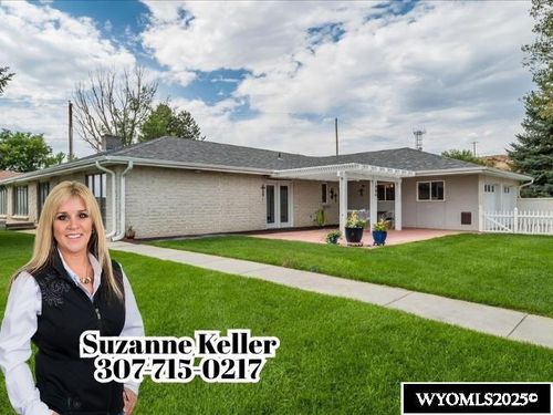 1004 Sherman Ave, Lingle, WY, 82223-5066 | Card Image