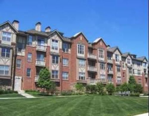 104-1950 Farnsworth Ln, Northbrook, IL, 60062-3768 | Card Image