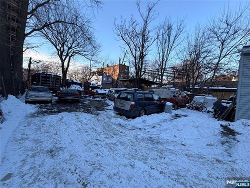 160-162 Roseville Ave, Newark, NJ, 07107-3423 | Card Image