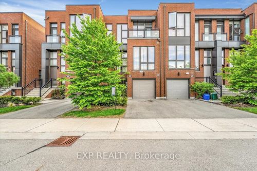 28 Crestridge Dr, Thornhill, ON, L4J0K1 | Card Image