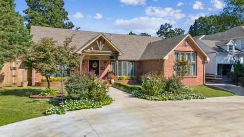 2131 E 31st St, Tulsa, OK, 74105-2203 | Card Image