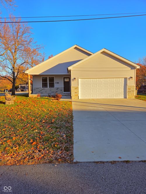 914 W 5th St, Seymour, IN, 47274-1912 | Card Image