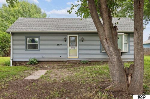 1624 Avenue K, Council Bluffs, IA, 51501-1059 | Card Image