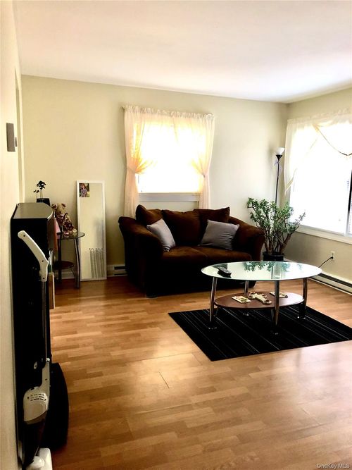 1-382 County Route 22, Middletown, NY, 10940-8441 | Card Image