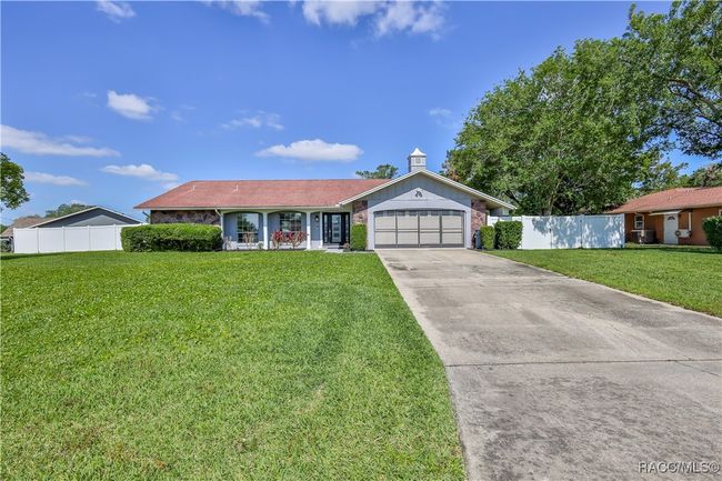 12191 Monarco Ln, House other with 3 bedrooms, 2 bathrooms and 2 parking in SPRING HILL FL | Image 5