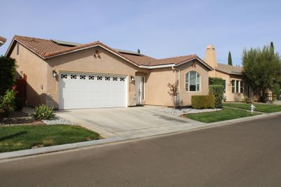 2901 Las Flores Circle, House other with 2 bedrooms, 2 bathrooms and null parking in Los Banos CA | Image 2