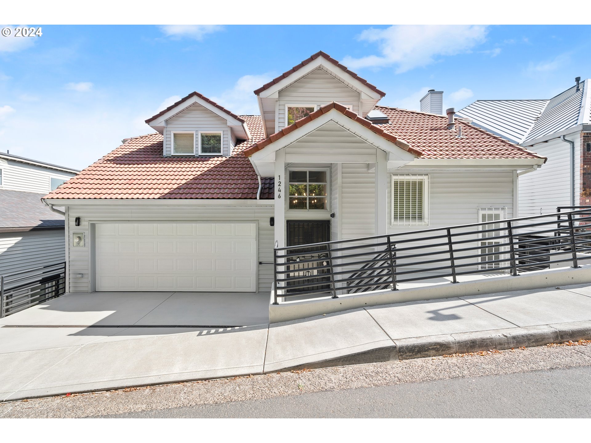 Cardinell Way, Portland, OR 97201