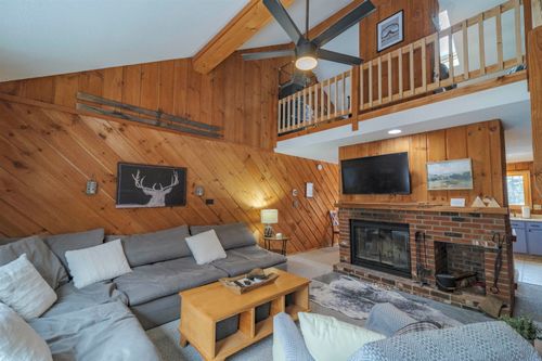 d-8 Black Bear Ln, West Dover, VT, 05356 | Card Image