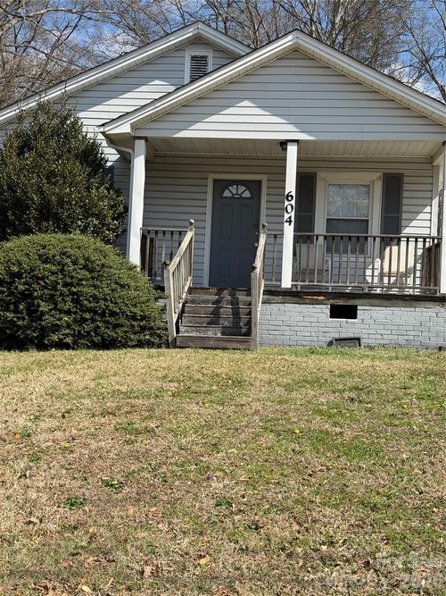 604 S Chestnut St, Gastonia, NC, 28054-4582 | Card Image