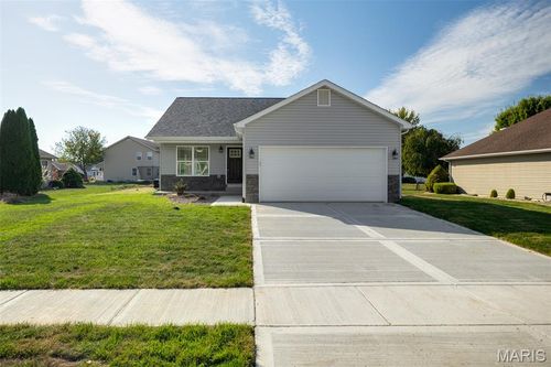 1016 Fox Manor Ct, Staunton, IL, 62088-1088 | Card Image