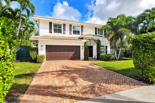 327 Monceaux Rd, West Palm Beach, FL, 33405-1666 | Card Image