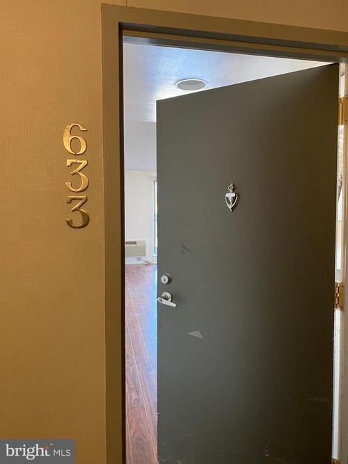 633-200 Lombard St, PHILADELPHIA, PA, 19147-1605 | Card Image