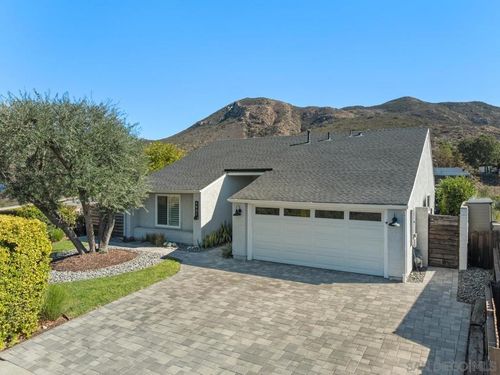 6831 El Banquero Pl, San Diego, CA, 92119-1131 | Card Image