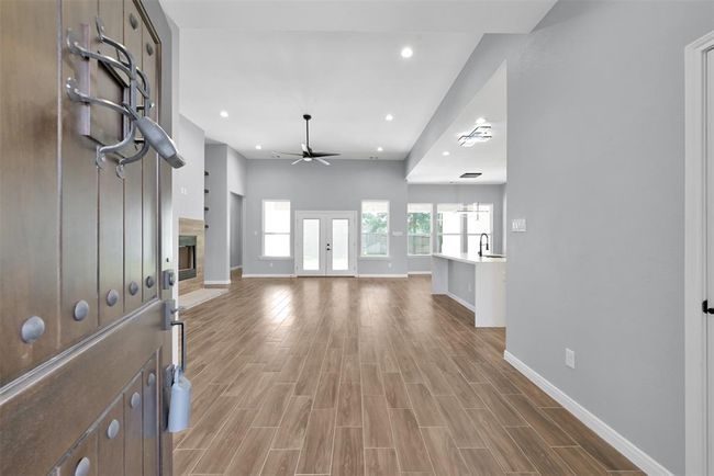 7 Pilot Pt, House other with 4 bedrooms, 5 bathrooms and 3 parking in Conroe TX | Image 4