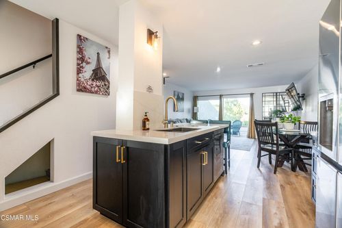 744 Tuolumne Ave, Thousand Oaks, CA, 91360 | Card Image