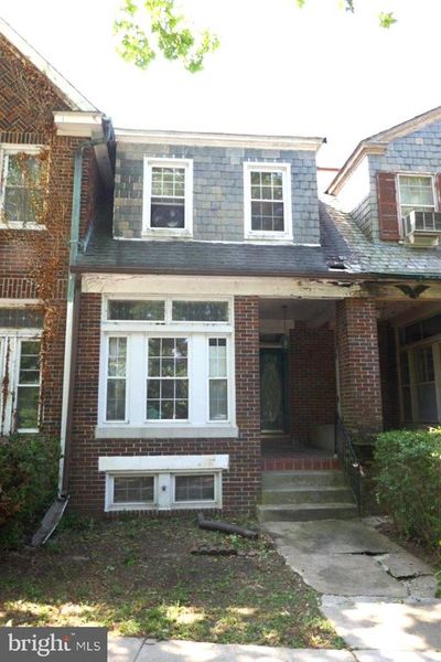 3217 Shannon Drive, Townhouse with 3 bedrooms, 2 bathrooms and null parking in BALTIMORE MD | Image 2