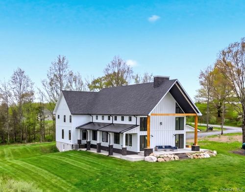 6 Misty Ridge Rd, Gardiner, NY, 12525-5163 | Card Image
